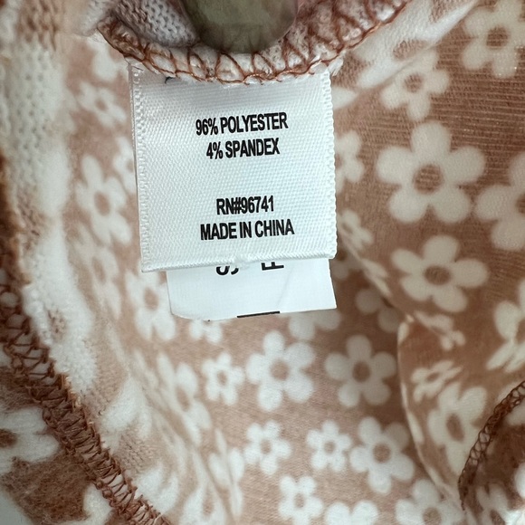 Belle du Jour Floral Lounge Set Juniors’ Size X-Large - Picture 9 of 9